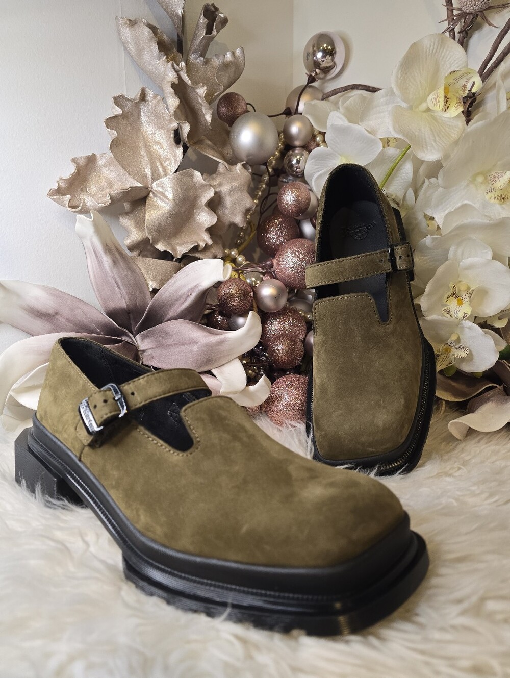 Dr. Marten's Mavbole Mary Jane DMS Suede OLIVE Women's 9 Autumn Fall - Picture 3 of 6